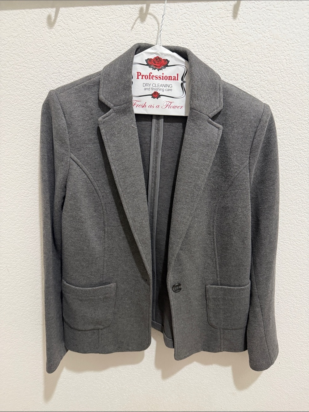 Amanda & Chelsea Grey Single-Button Tailored Blazer